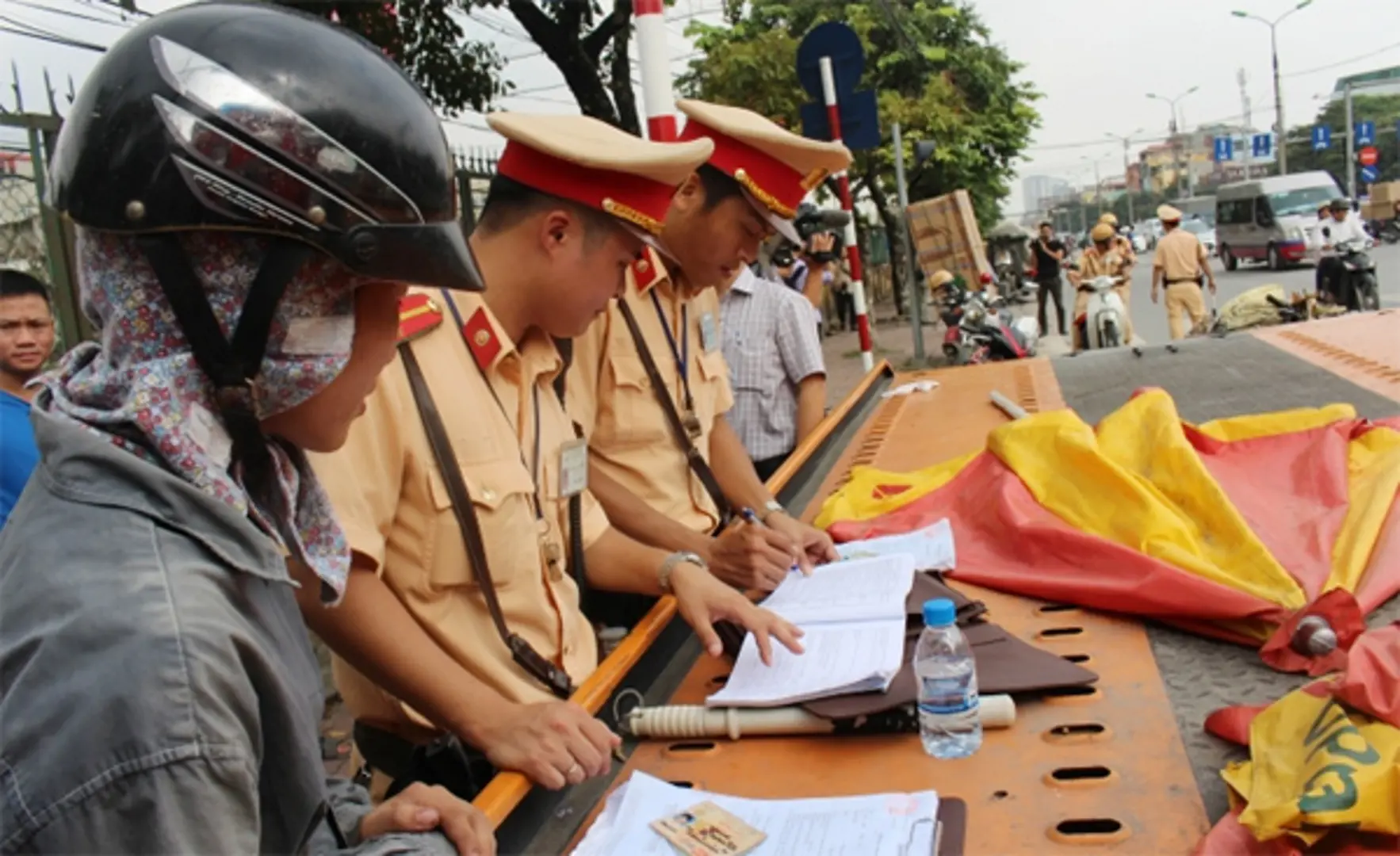 Hoàng Mai: Xử lý gần 14.800 trường hợp vi phạm trật tự an toàn giao thông