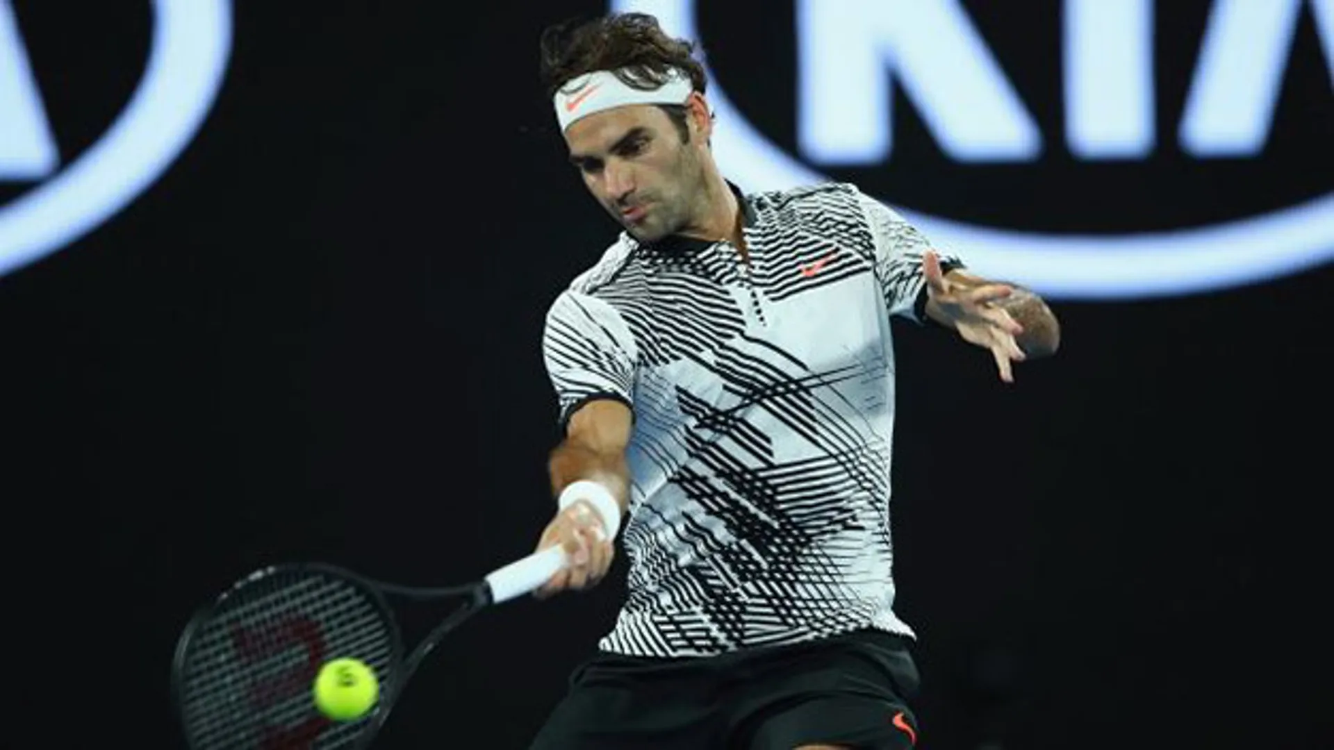 Federer khởi đầu thắng lợi tại Melbourne