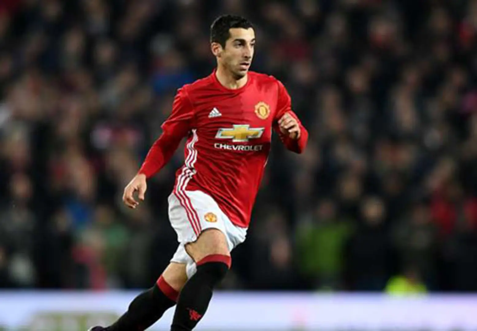 Mkhitaryan tái hiện cú gót Karate của Ibra