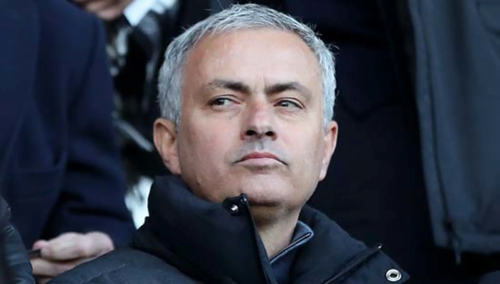 Jose Mourinho bức xúc về đội ngũ y tế tại Old Trafford