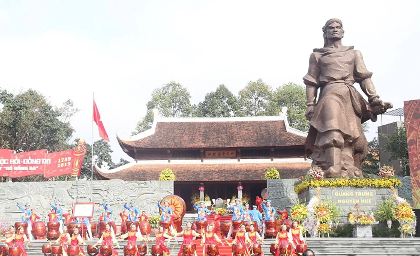 Tưng bừng khai hội Gò Đống Đa