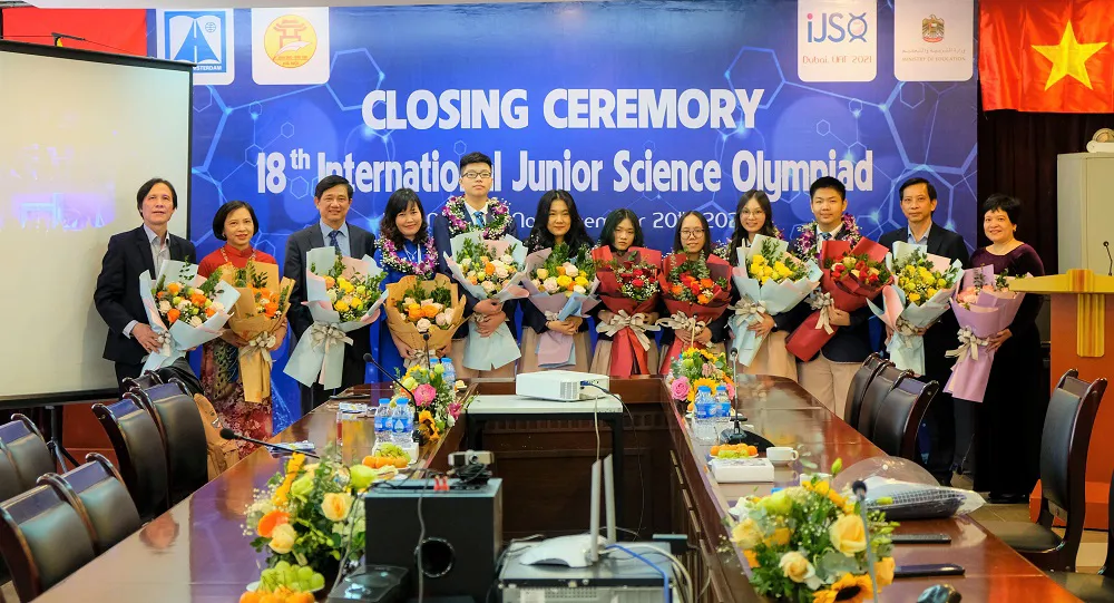 Đoàn Việt Nam đạt thành tích cao nhất sau 10 lần tham dự Kỳ thi Olympic khoa học trẻ quốc tế
