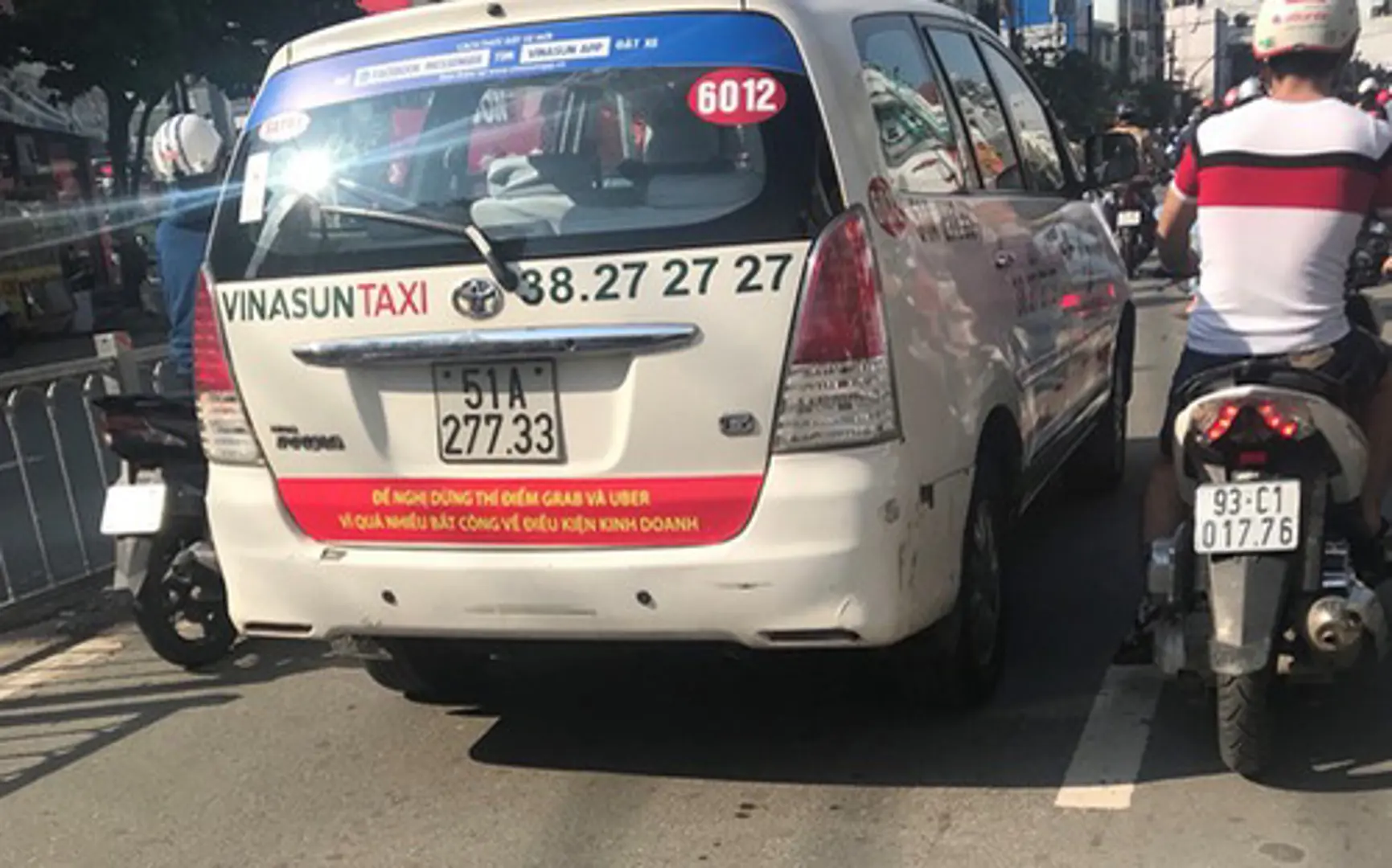 Vụ taxi truyền thống “công kích” Uber, Grab: Bộ Công Thương lên tiếng