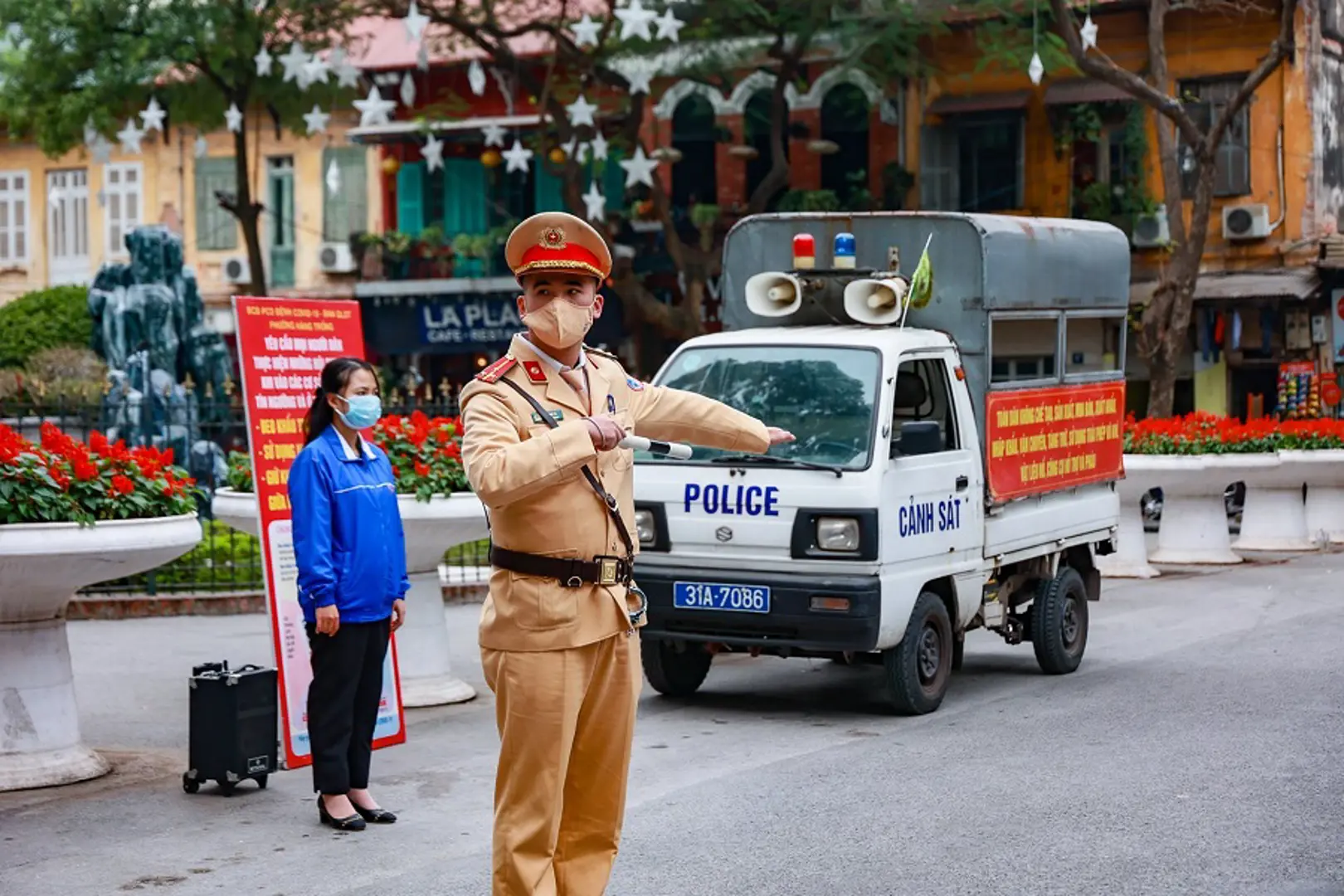 Dịp Giáng sinh: Dừng hoạt động vui chơi, không tập trung đông người tại khu vực hồ Hoàn Kiếm, Nhà Thờ Lớn, phố Hàng Mã