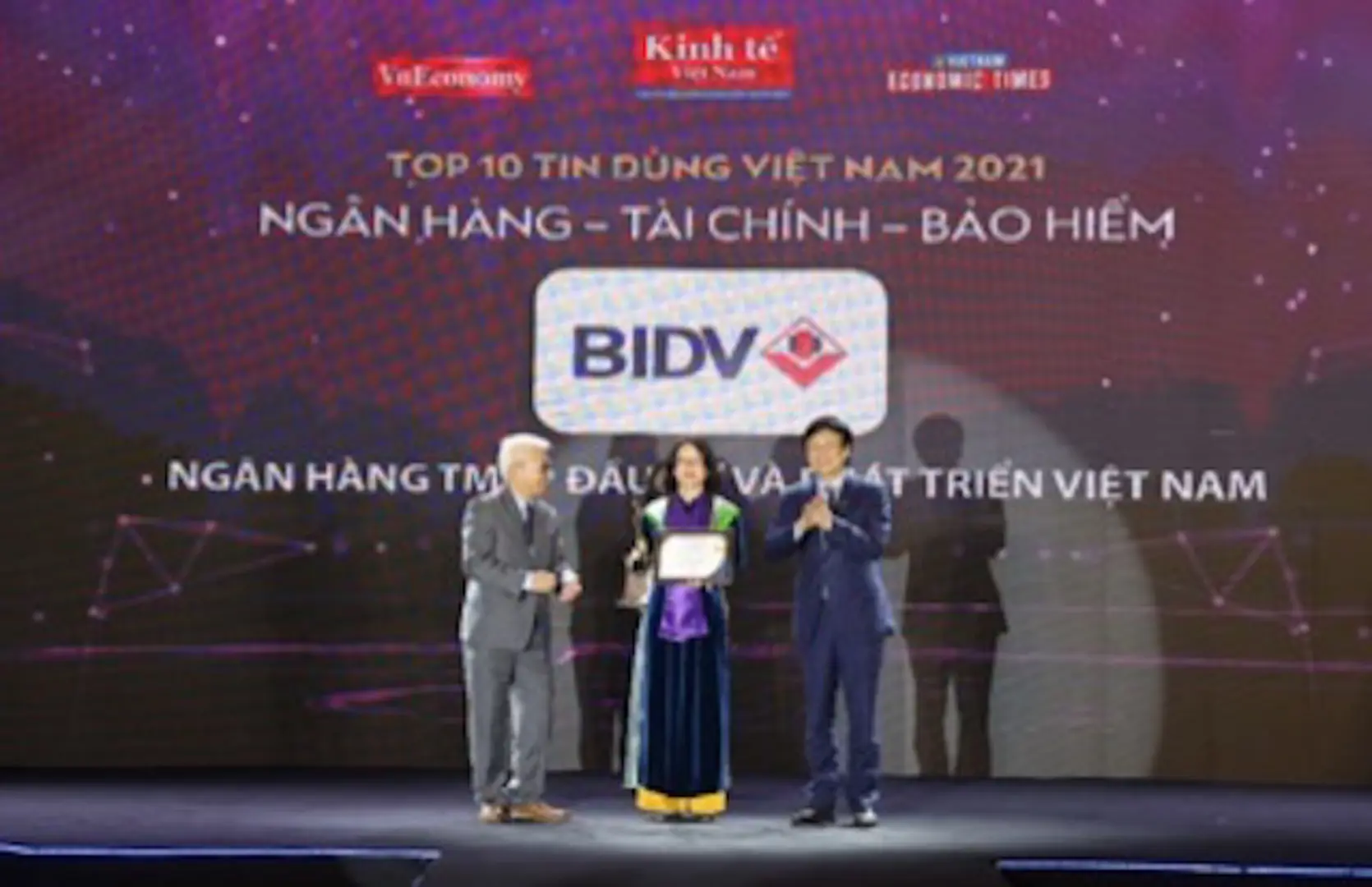 Thẻ tín dụng BIDV Visa Platinum Cashback Online lọt Top 10 Tin dùng Việt Nam 2021