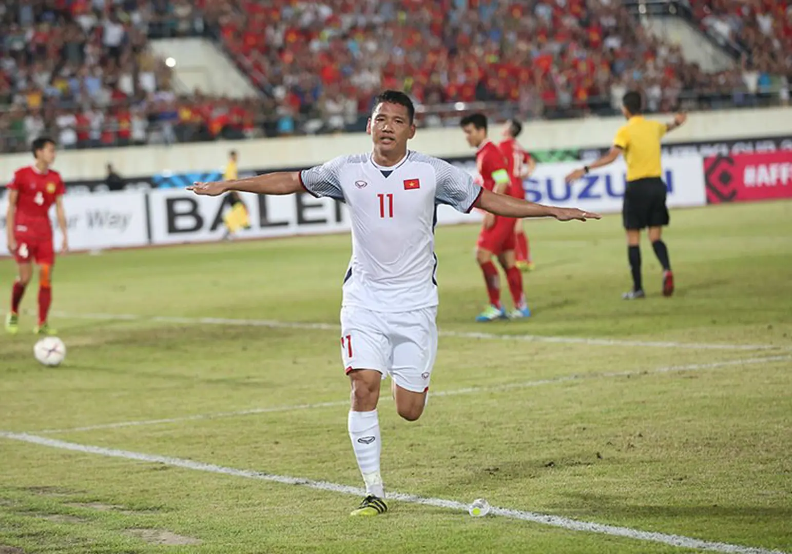 Việt Nam 3 - 0 Lào: Khởi đầu hoàn hảo cho các học trò HLV Park Hang Seo