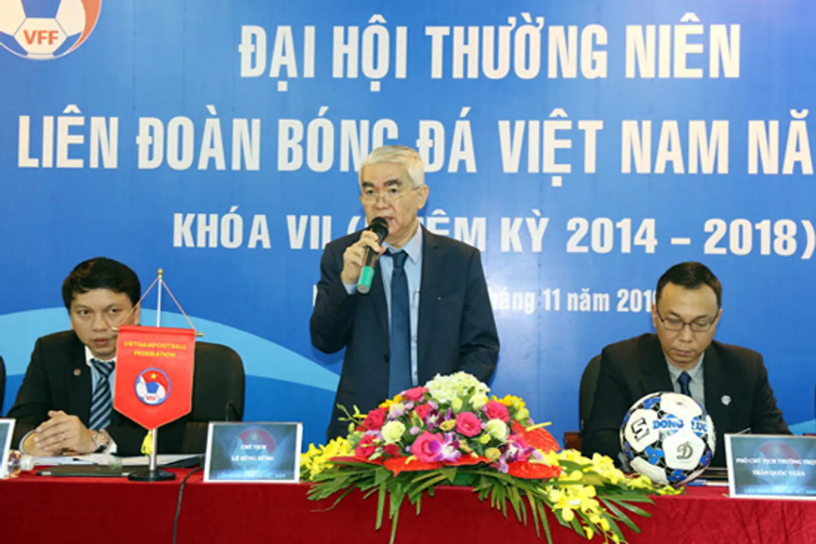 Yên ả nhờ “bàn thắng phút bù giờ”