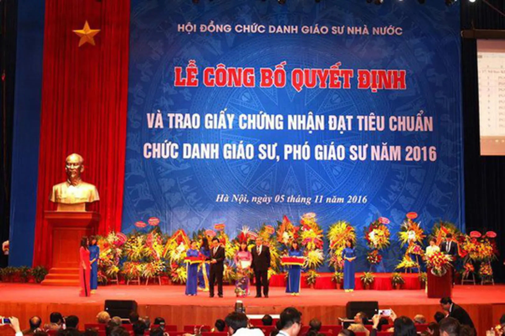 Thường trực Chính phủ kết luận việc xét công nhận chức danh GS, PGS