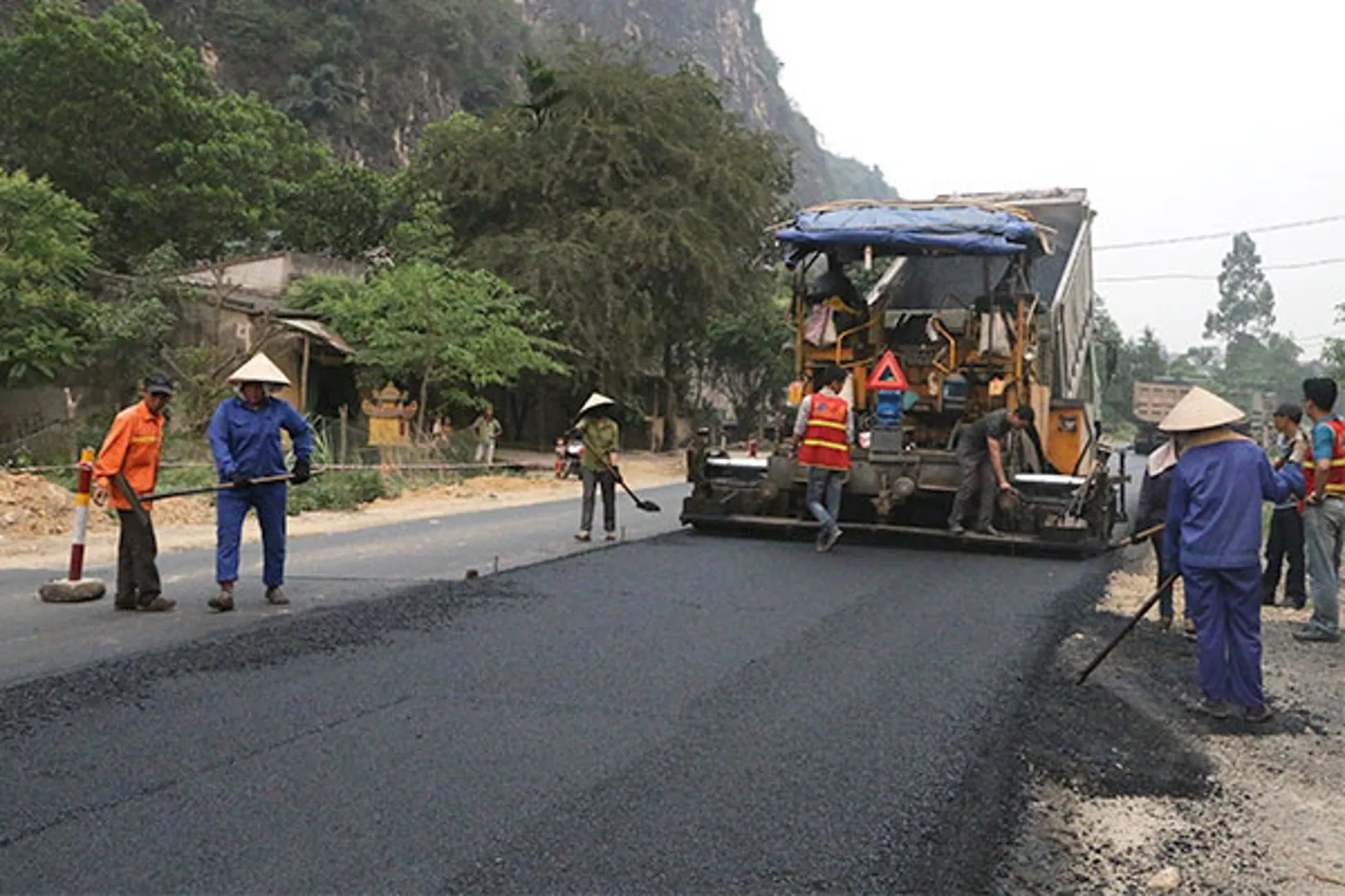 Cần thiết và phù hợp thực tế