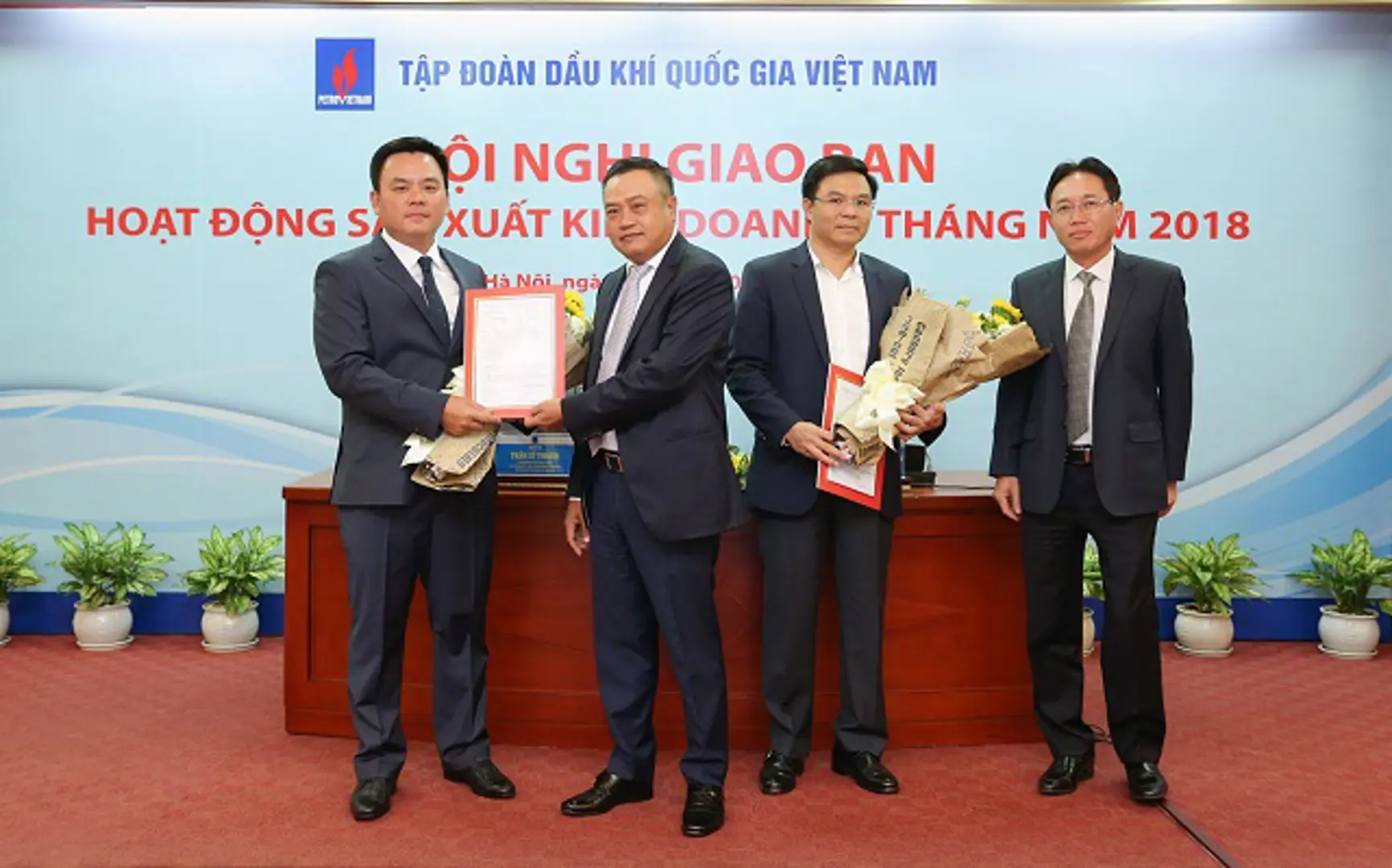 Ông Nguyễn Xuân Hòa giữ chức Phó Tổng Giám đốc PVN