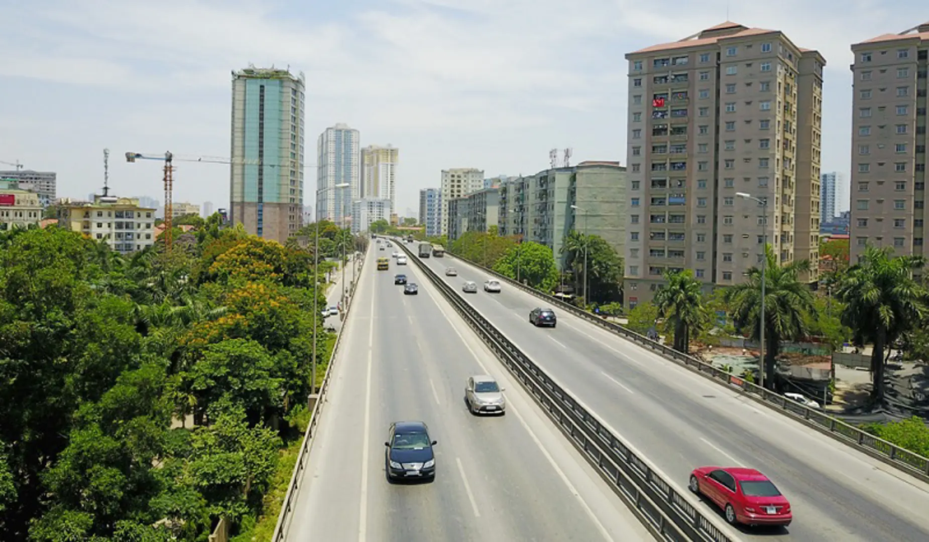 Hãm áp lực giao thông bằng “phanh” chính sách