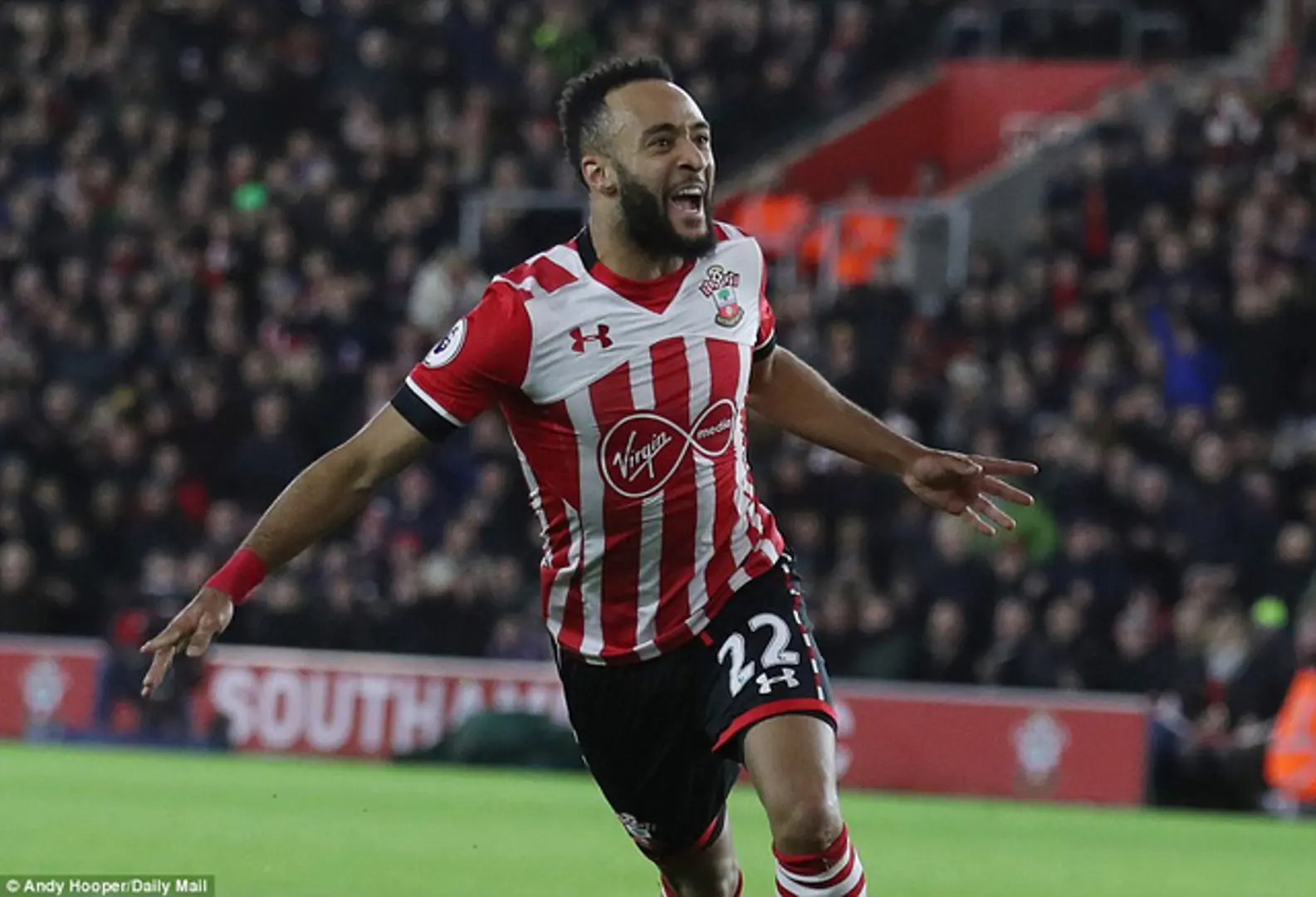 Southampton hạ Liverpool ở bán kết lượt đi League Cup