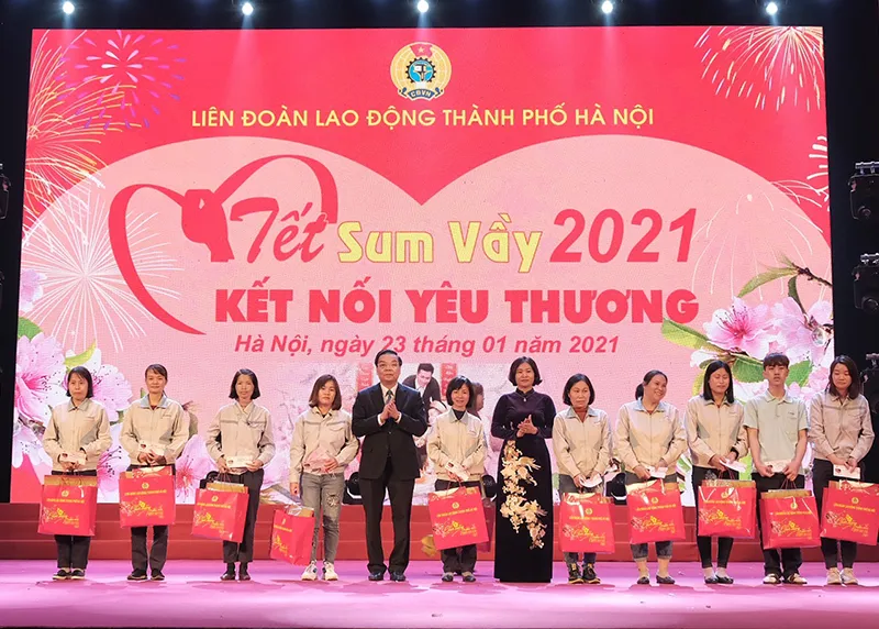 Tết sum vầy mang ý nghĩa nhân văn sâu sắc