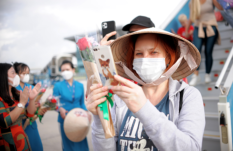 Khanh Hoa welcomes Russian tourists with vaccine passports after two years of closure