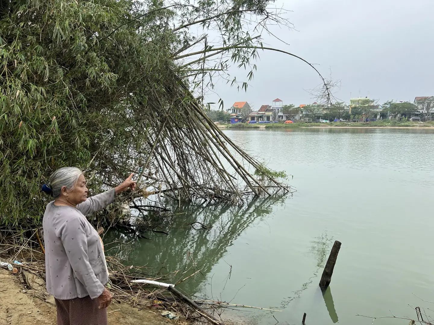 Quảng Ngãi: Đối mặt tình trạng gia tăng sạt lở bờ sông, bờ biển