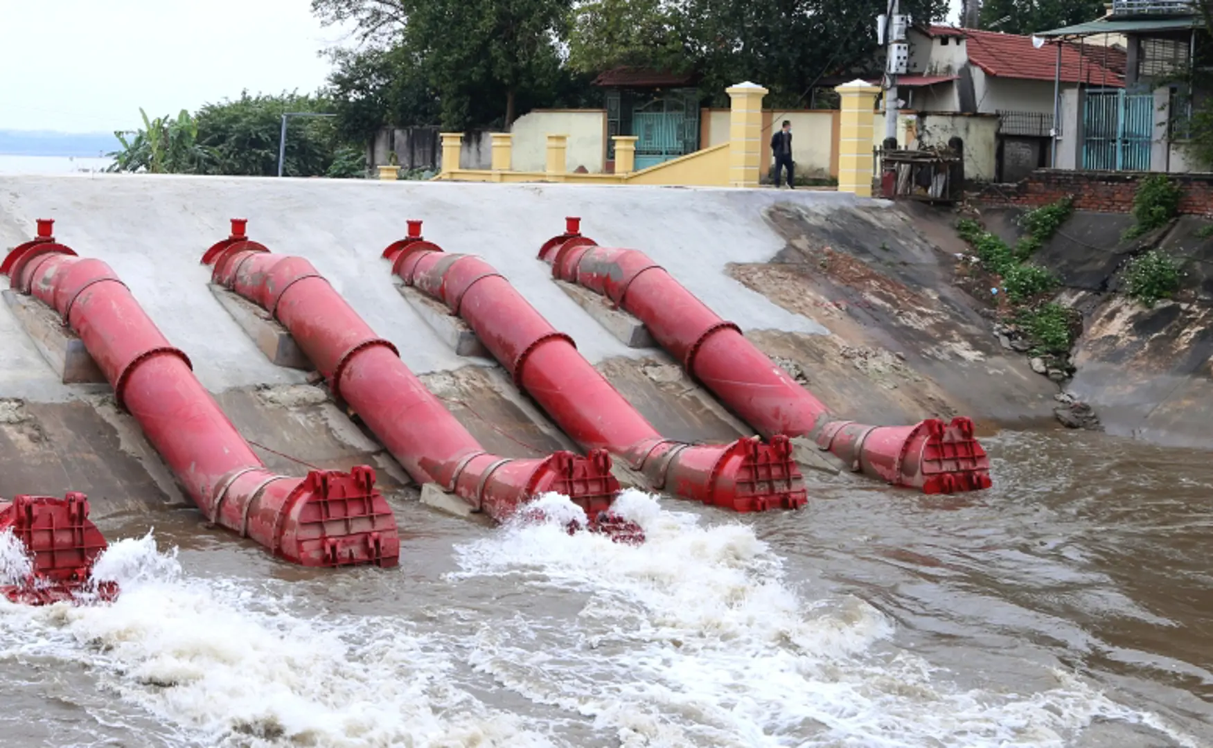 Hà Nội: Ngày cuối lấy nước đợt 1 gieo cấy vụ Xuân 2022, nhiều trạm bơm chưa thể vận hành