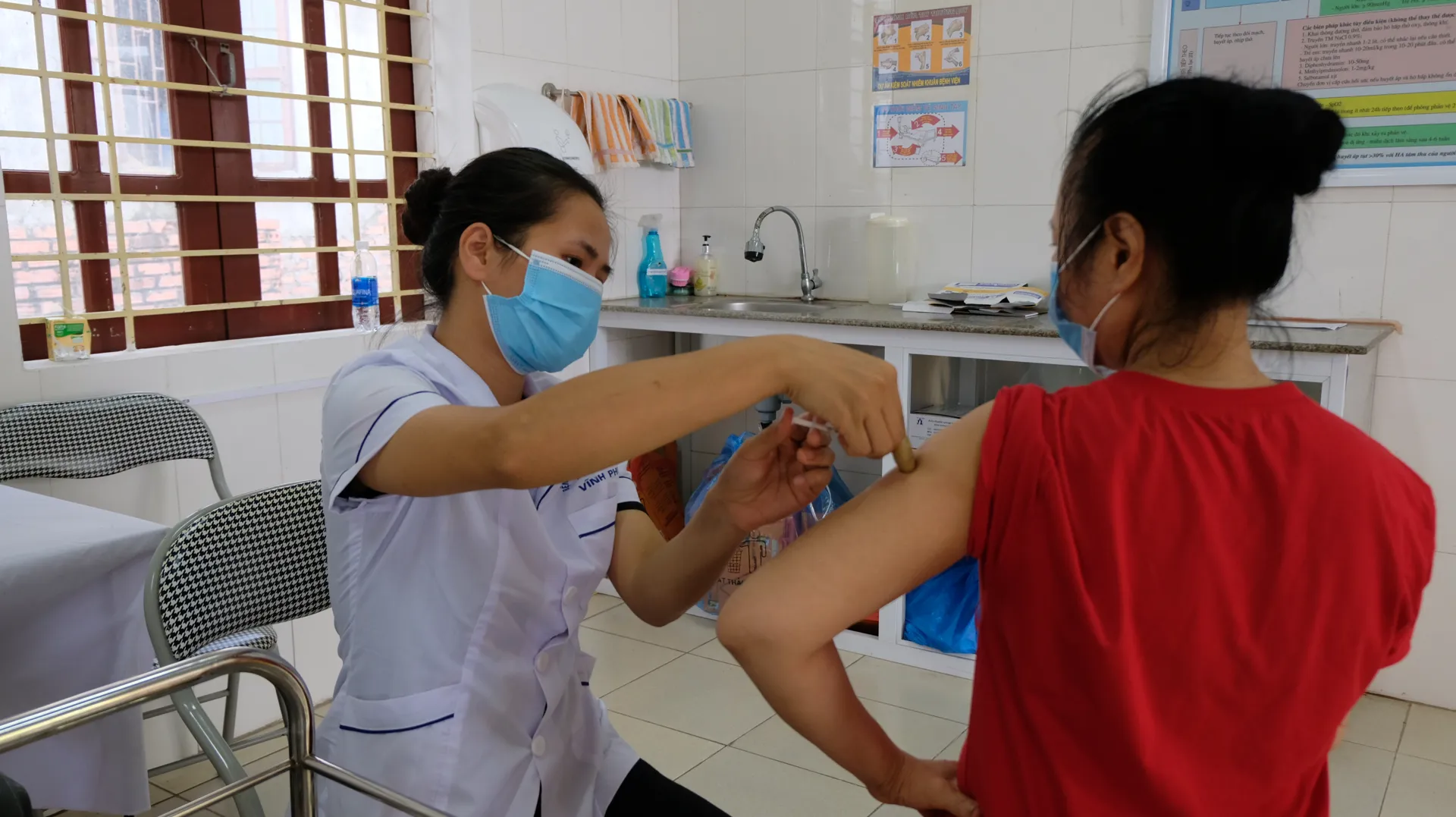 Hơn 35% người dân huyện Sóc Sơn được tiêm vaccine mũi 3