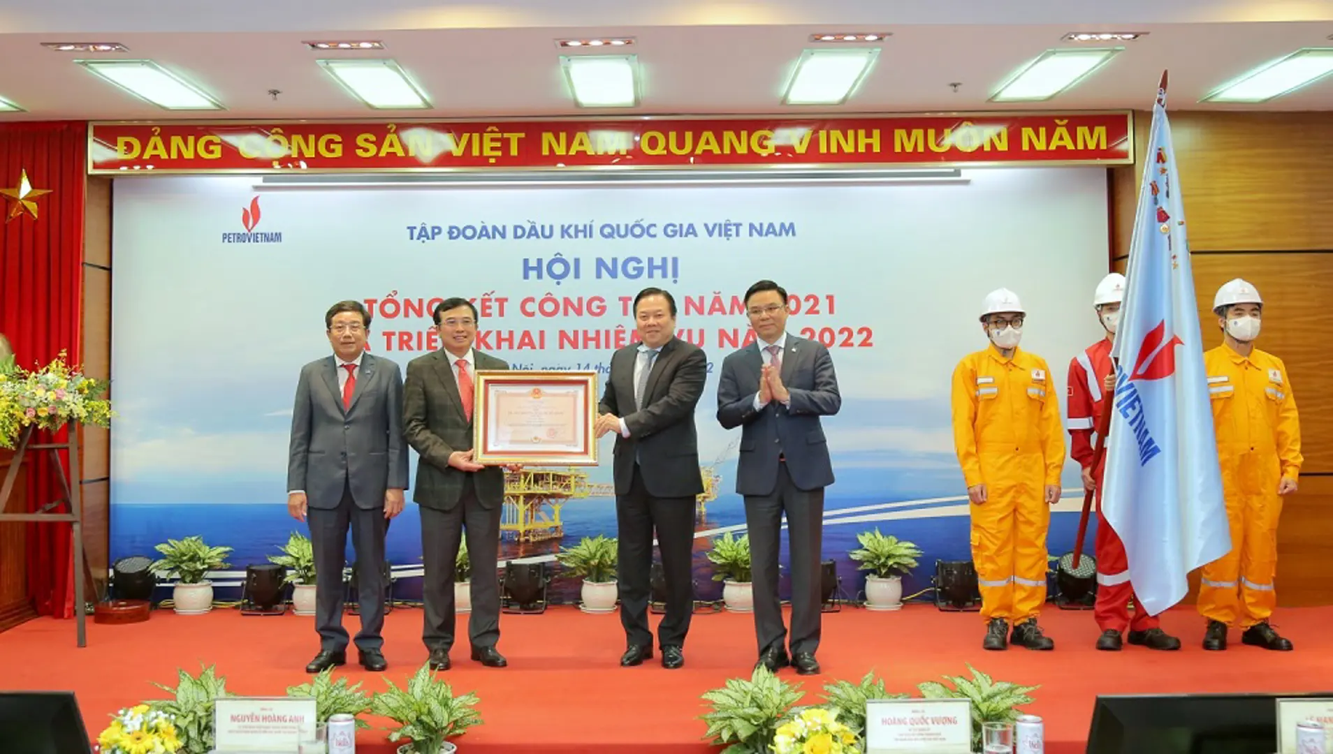 Petrovietnam vượt thách thức, tăng trưởng ngoạn mục