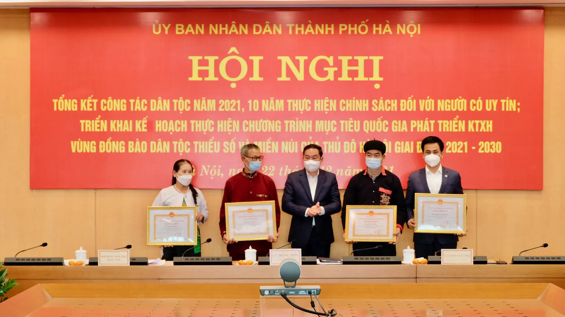 Hà Nội: Chăm lo cho người có uy tín vùng dân tộc