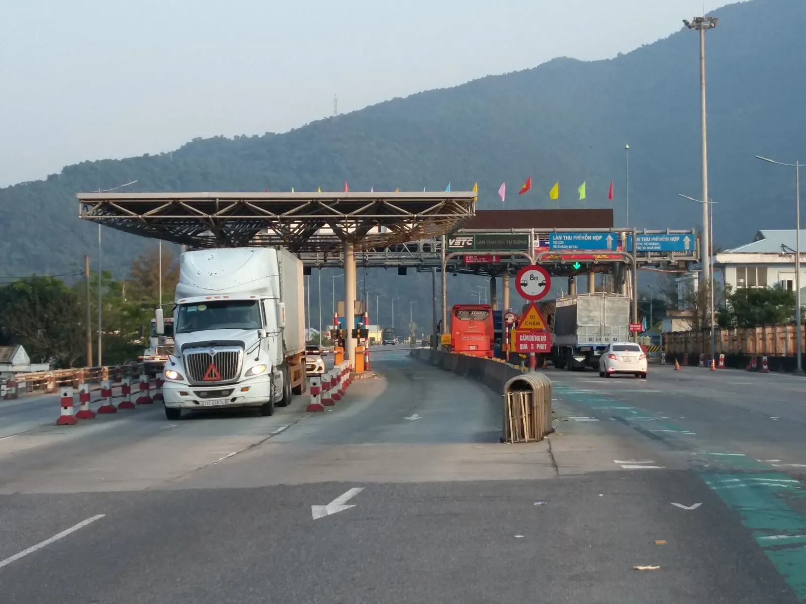Mỗi trạm BOT sẽ chỉ duy trì tối đa 1 làn thu phí hỗn hợp