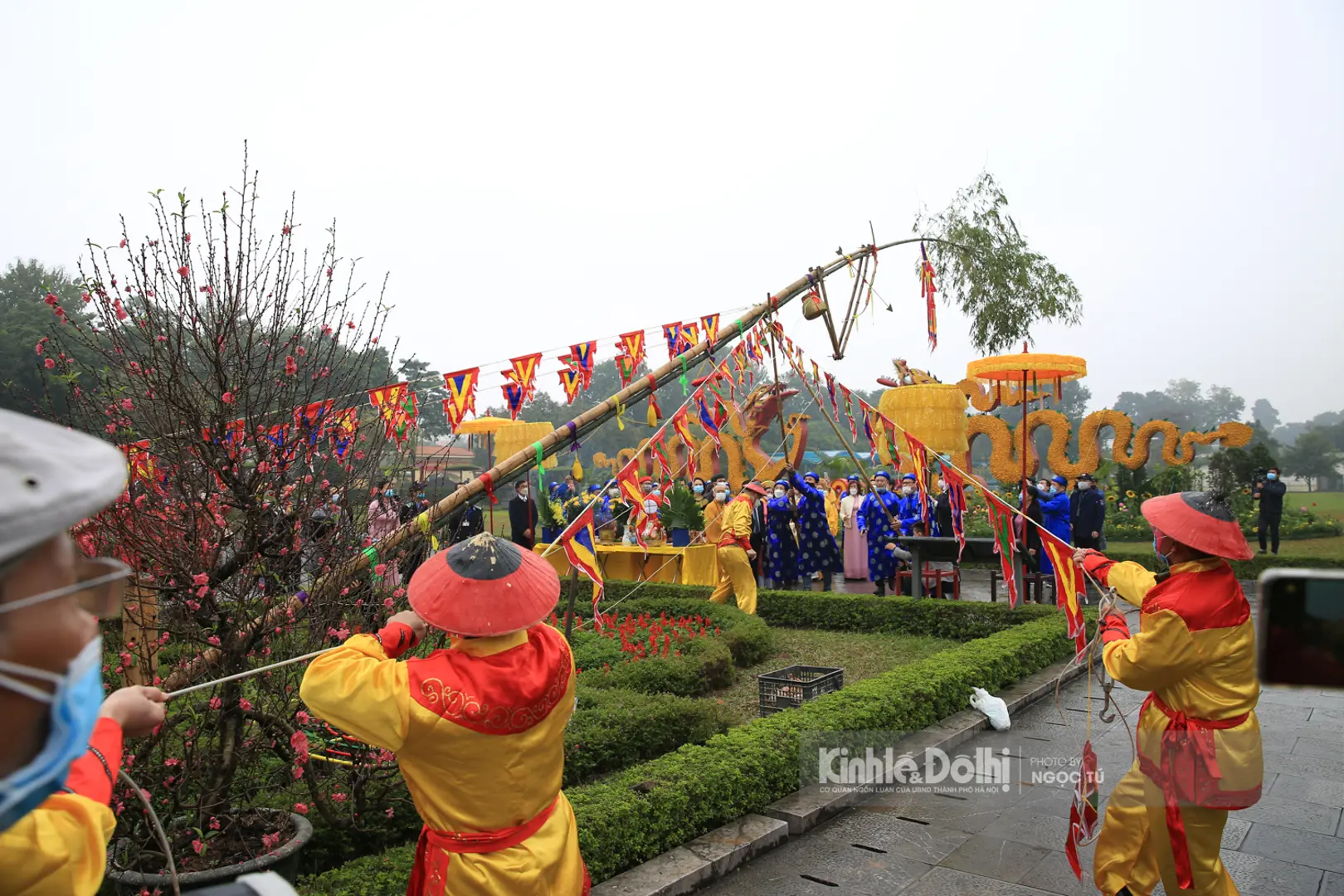 Tái dựng nghi lễ thả cá chép, dựng cây nêu ở cung đình Thăng Long