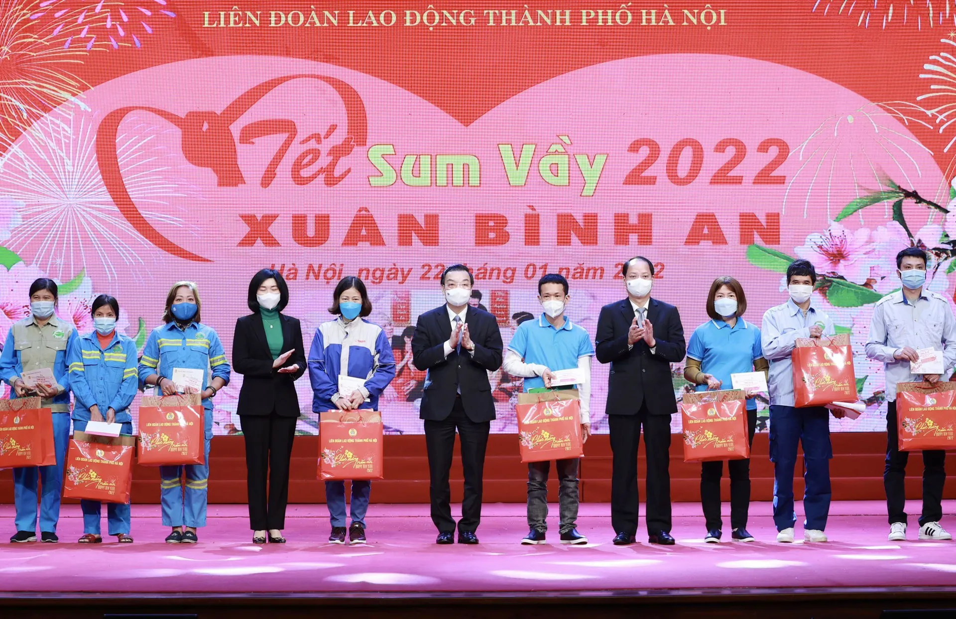 Hà Nội đón Tết bình an