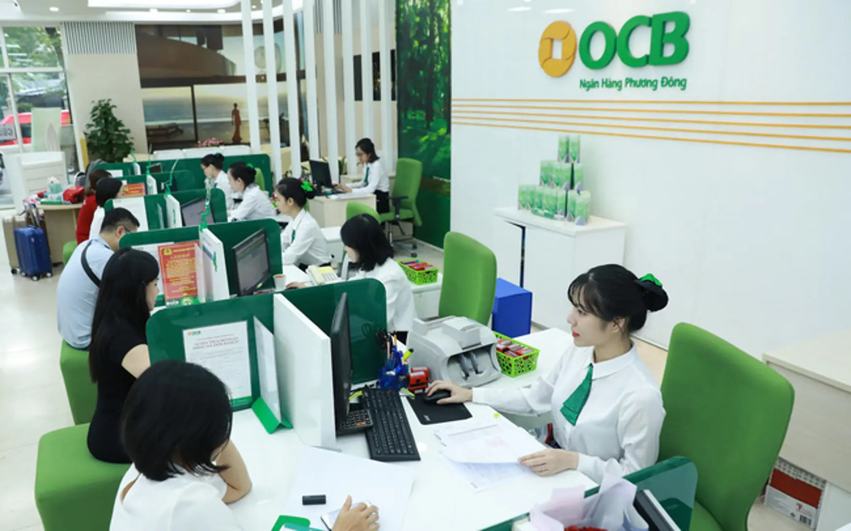 OCB số hóa toàn diện, cổ phiếu “được lòng” nhà đầu tư nước ngoài