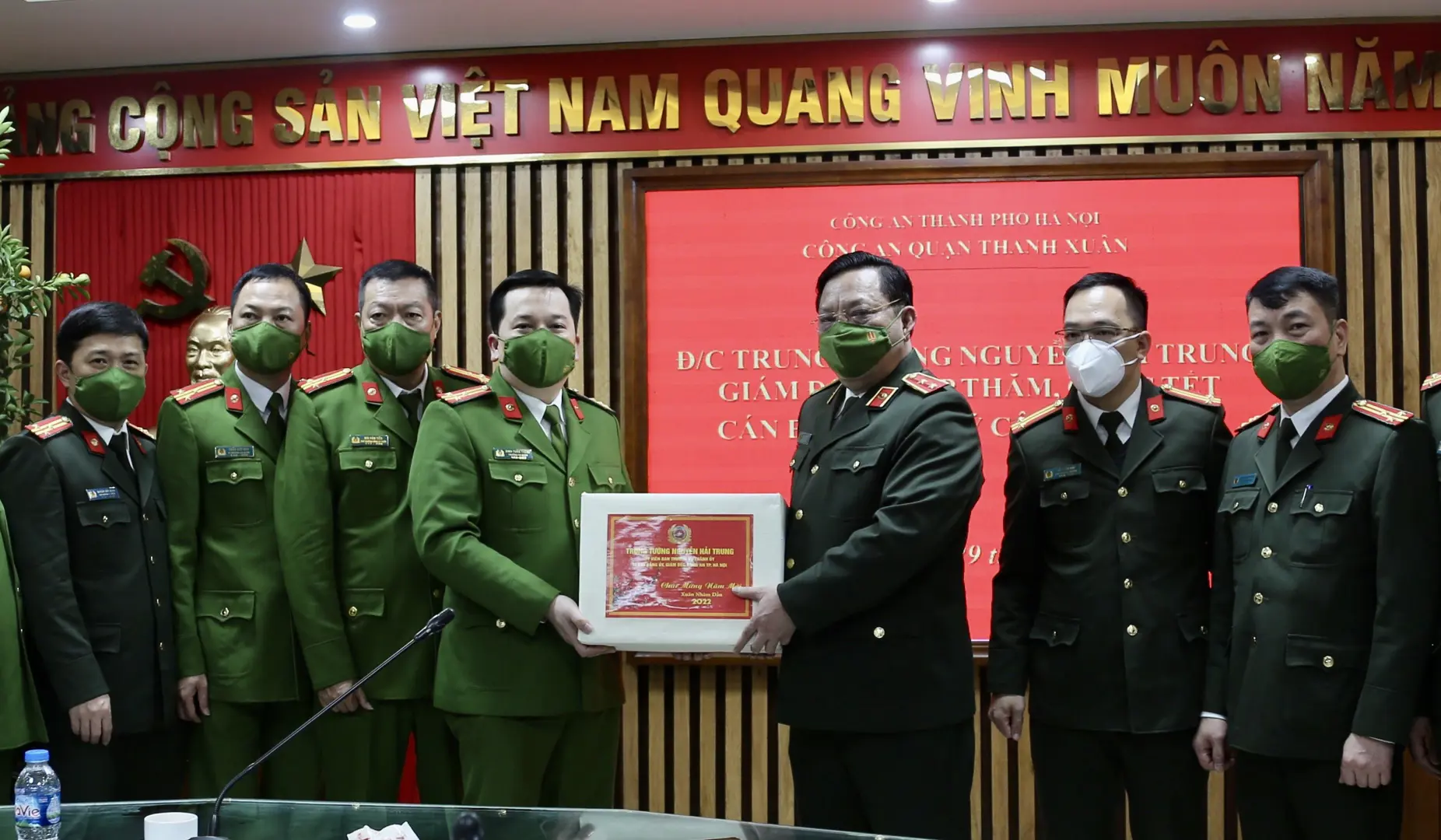 Giám đốc Công an Hà Nội kiểm tra, chúc Tết Công an quận Thanh Xuân