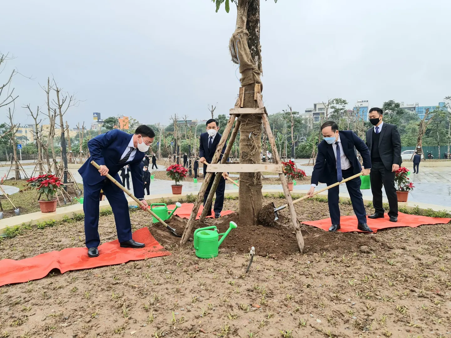 Quận Long Biên: Phát động Tết trồng cây Xuân Nhâm Dần