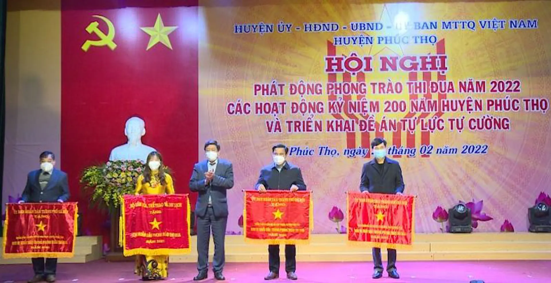 Huyện Phúc Thọ được trao tặng Huân chương Lao động hạng Ba