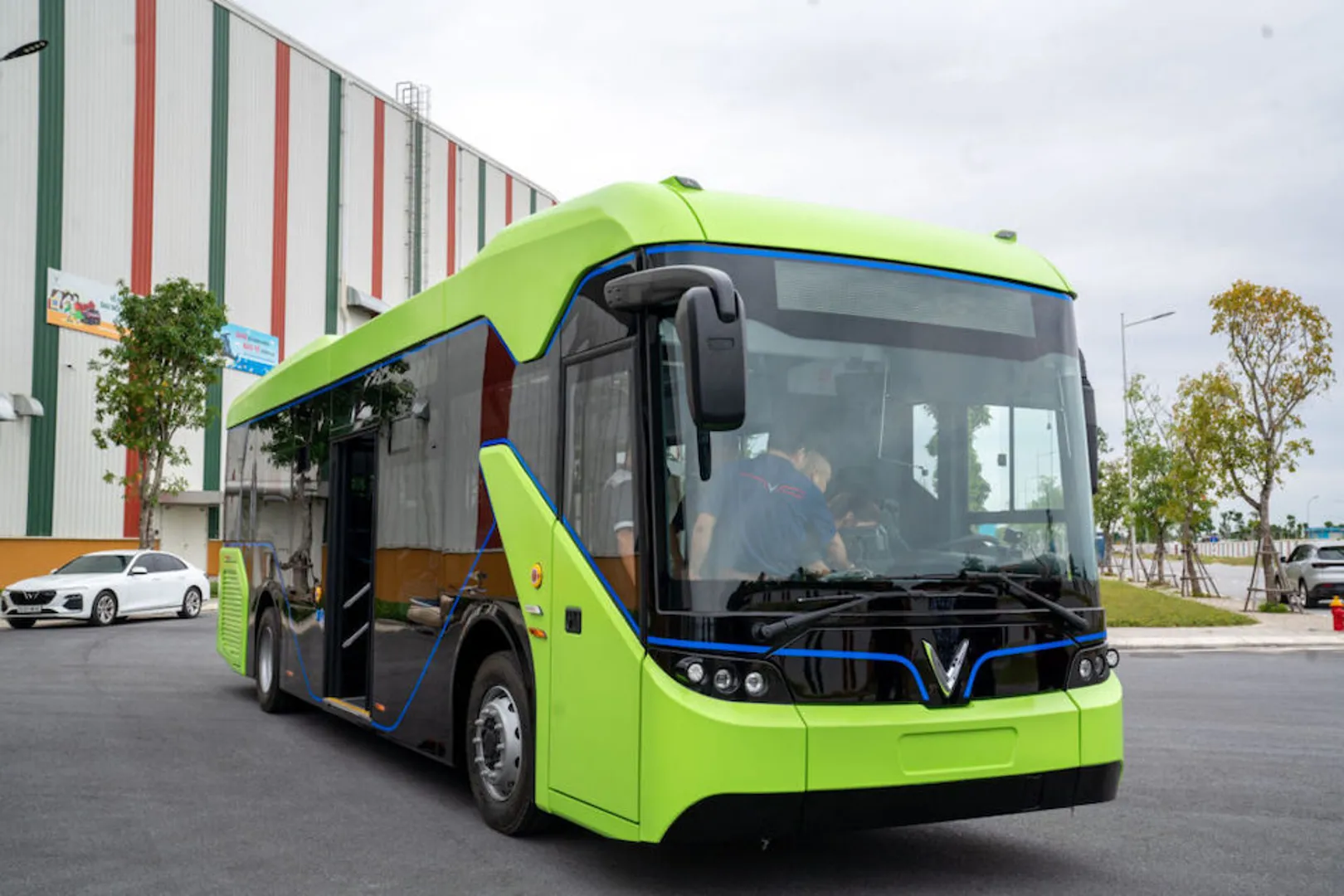 TP Hồ Chí Minh: Vinbus chính thức vận hành