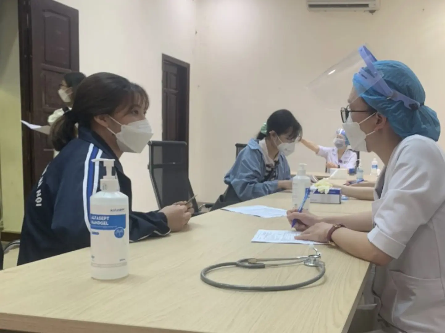 Quận Thanh Xuân: Tiêm vaccine phòng Covid-19 mũi bổ sung, nhắc lại cho 2.000 sinh viên