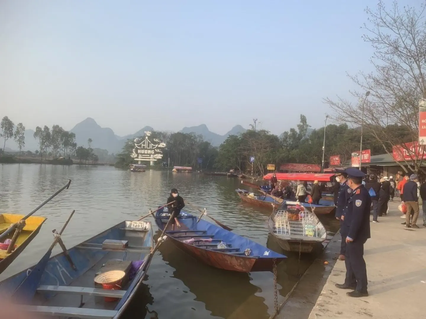 Hà Nội siết chặt việc bảo đảm trật tự an toàn giao thông đường thủy nội địa