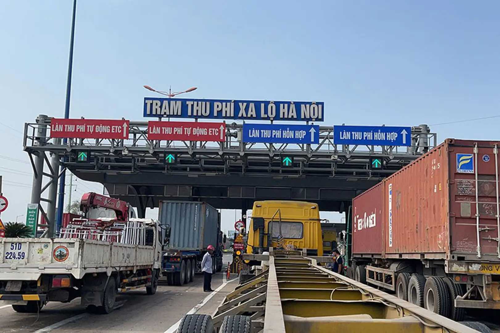 TP Hồ Chí Minh đẩy nhanh dán thẻ định danh ô tô 