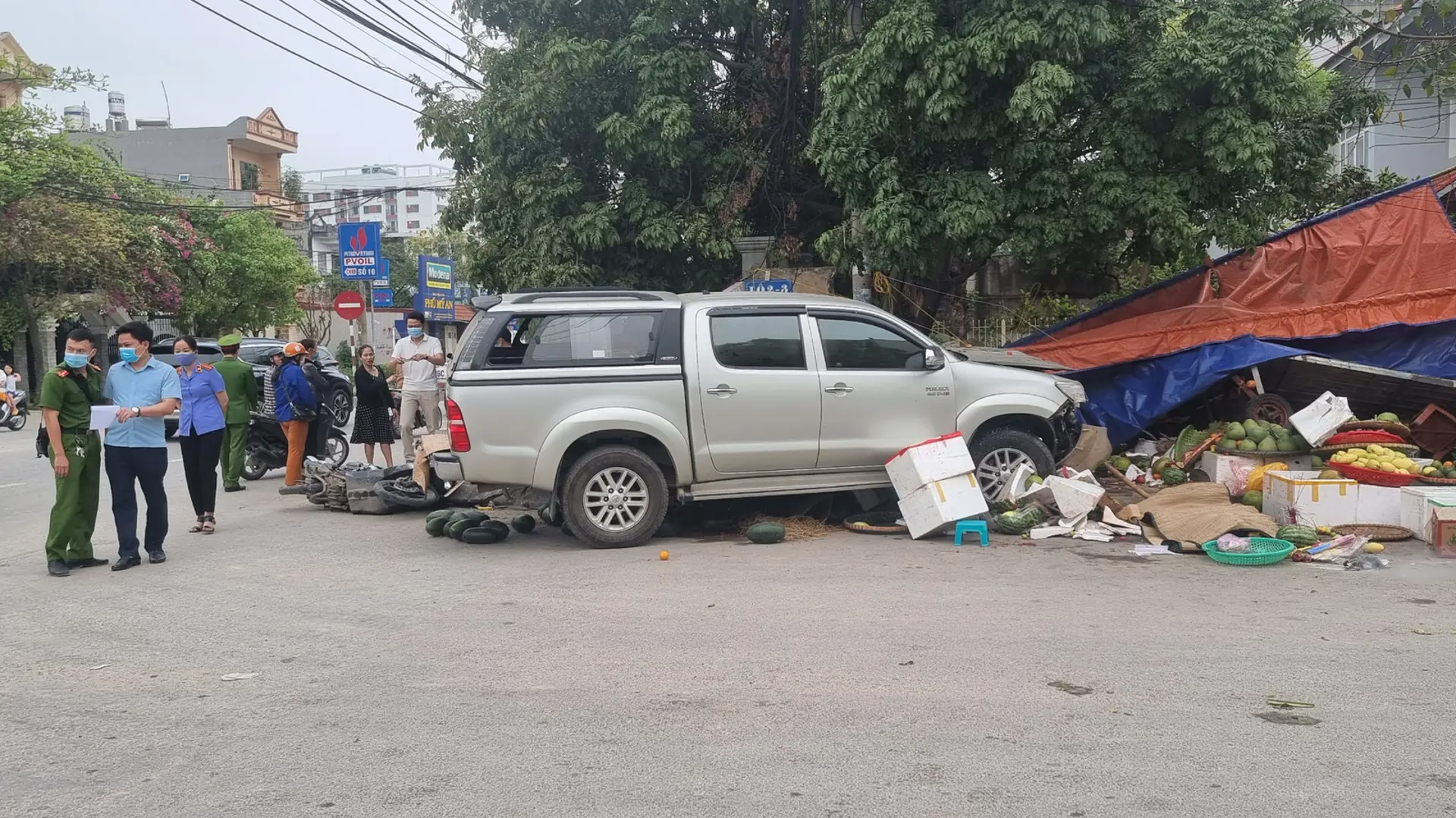 Khởi tố vụ án xe biển xanh gây tai nạn khiến 2 người tử vong