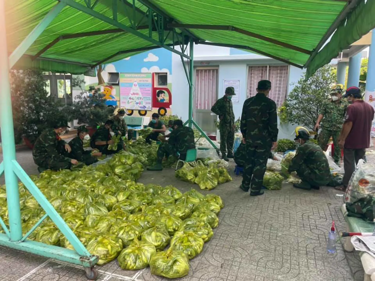 TP Hồ Chí Minh ra nghị quyết hỗ trợ lực lượng tình nguyện viên