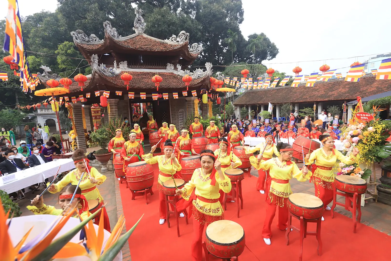 Lễ hội chùa Láng khai hội, đón chứng nhận di sản văn hoá phi vật thể