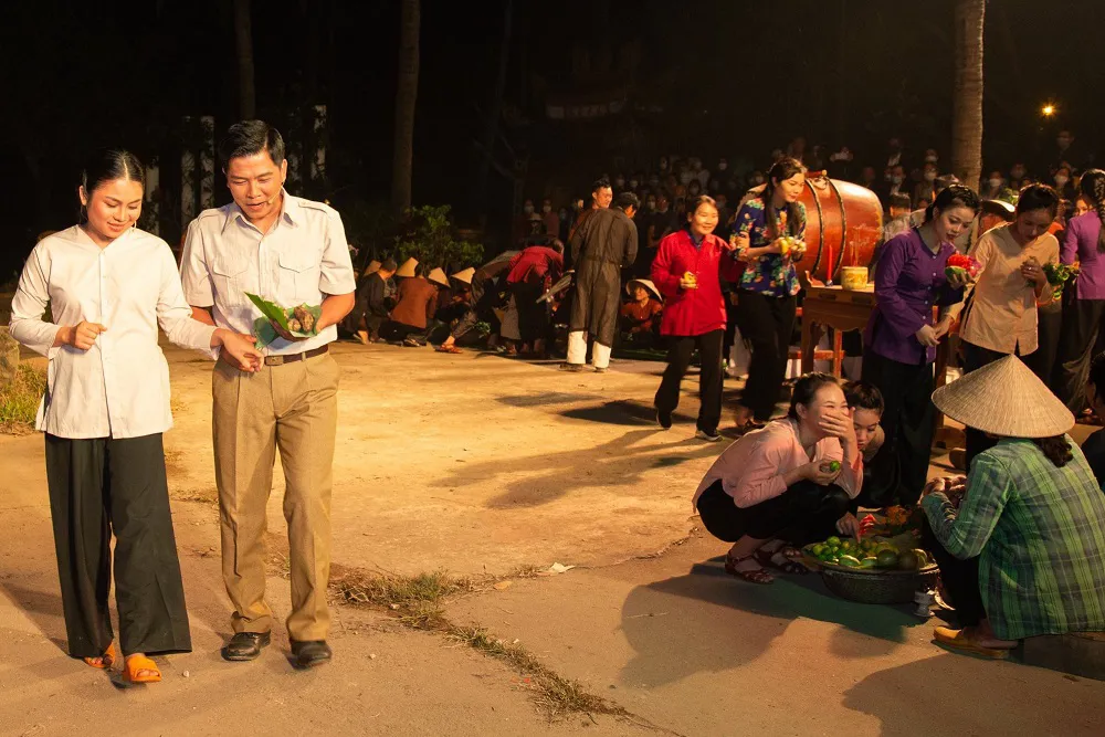 Chương trình sân khấu thực cảnh “Yêu lẽ phải - Trọng tình thương”