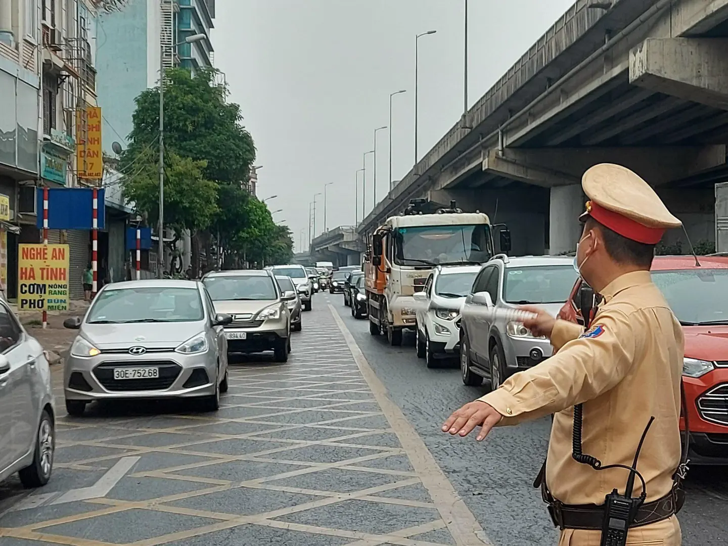 Sẵn sàng phương án xuyên đêm chống ùn tắc tại cửa ngõ Thủ đô