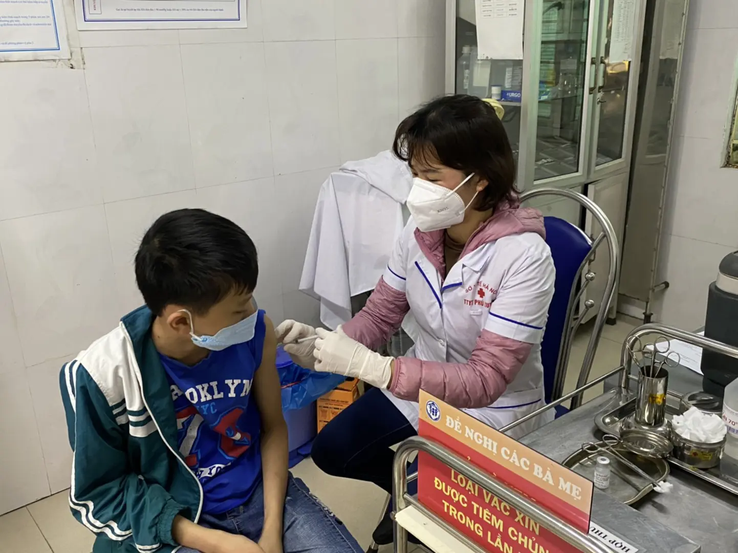 Huyện Phú Xuyên triển khai tiêm vaccine phòng Covid-19 cho 1.800 học sinh lớp 6