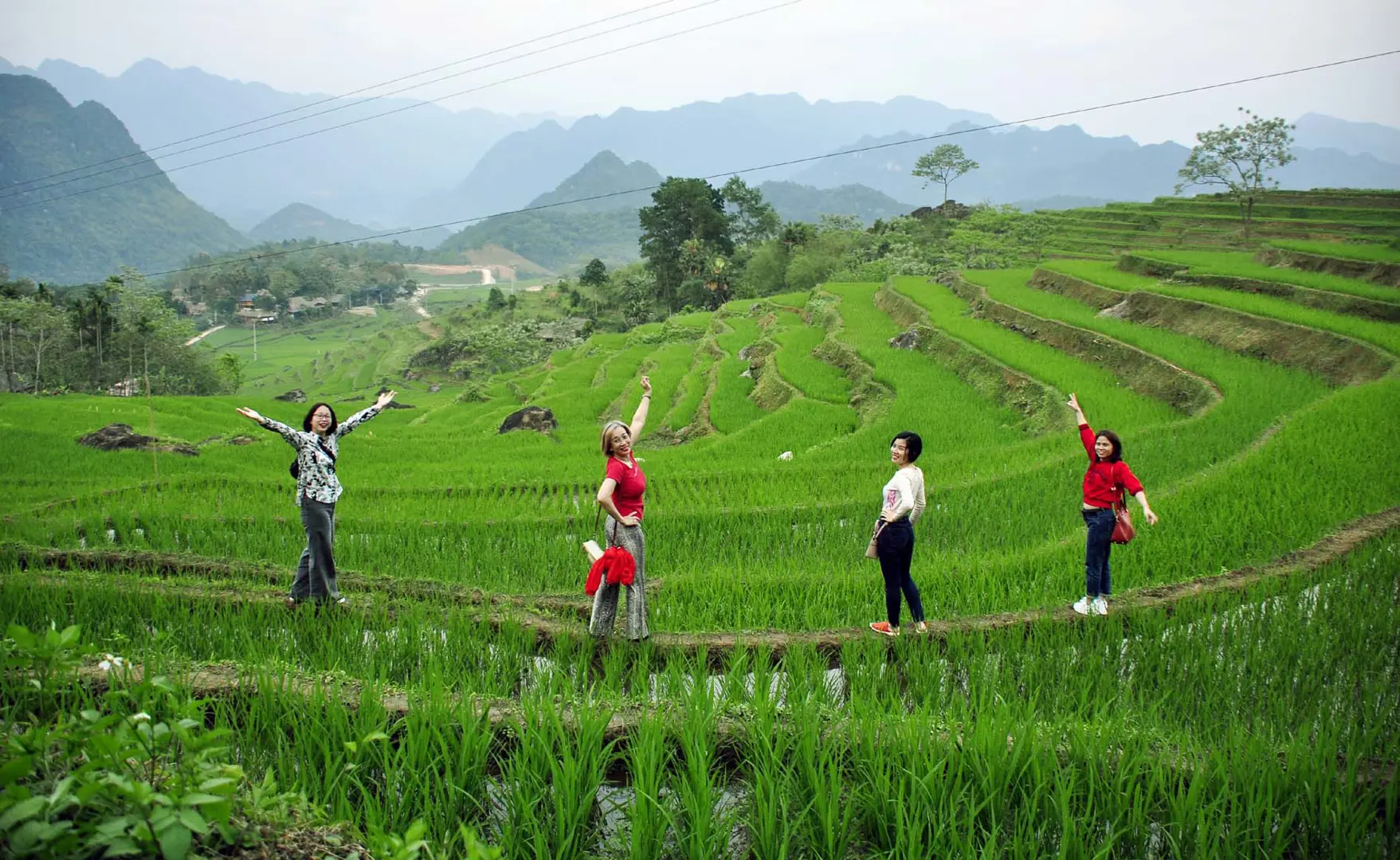 Bùng nổ combo du lịch giá rẻ mùa cao điểm 