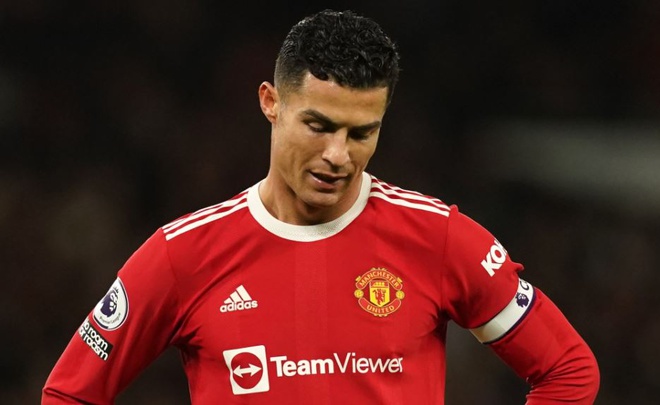 Cristiano Ronaldo sốc khi con trai mới sinh qua đời