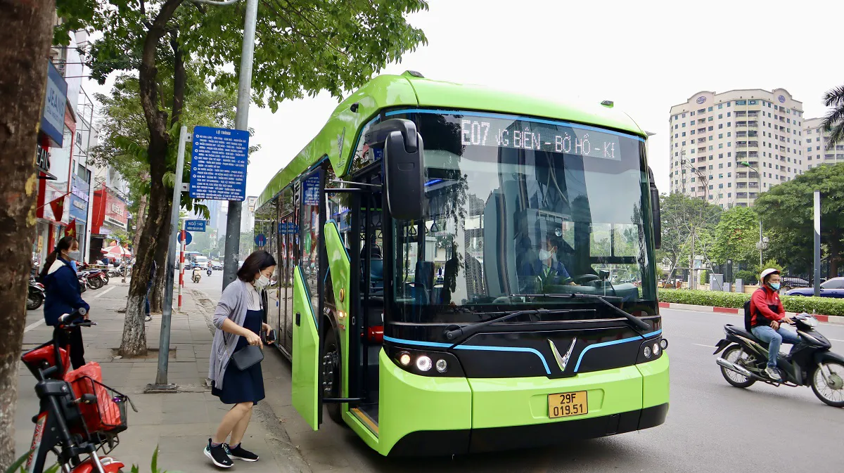 Hà Nội có thêm tuyến buýt điện E07 KĐT Smart City - Long Biên