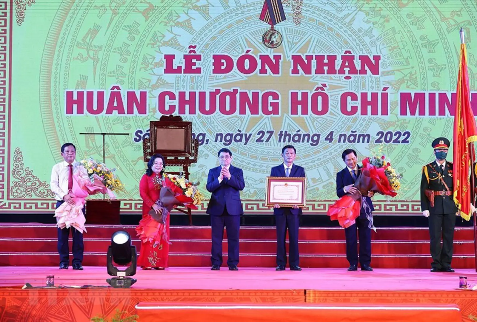 Thủ tướng Chính phủ trao Huân chương Hồ Chí Minh cho tỉnh Sóc Trăng