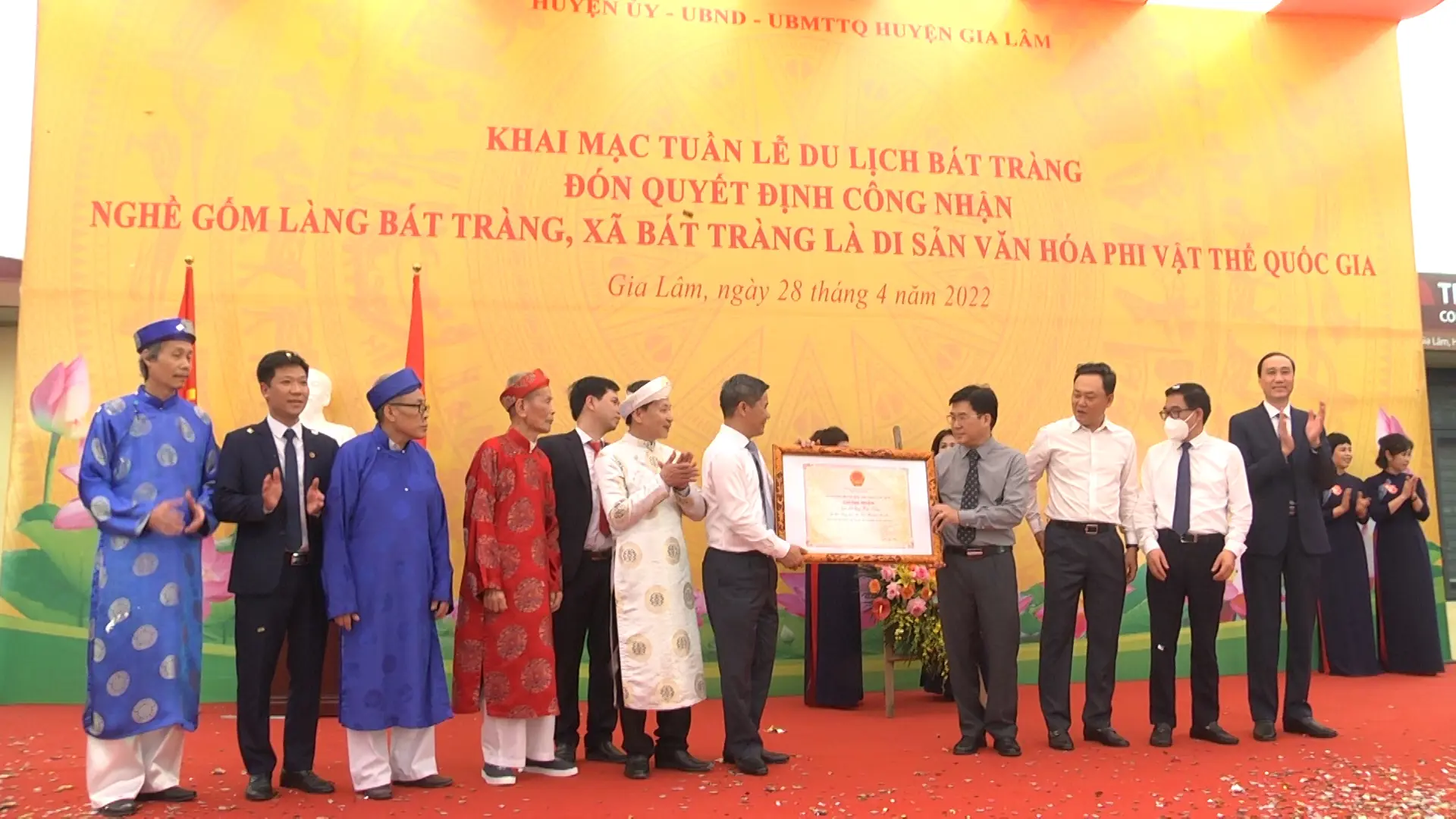 Khai mạc Tuần lễ du lịch Bát Tràng