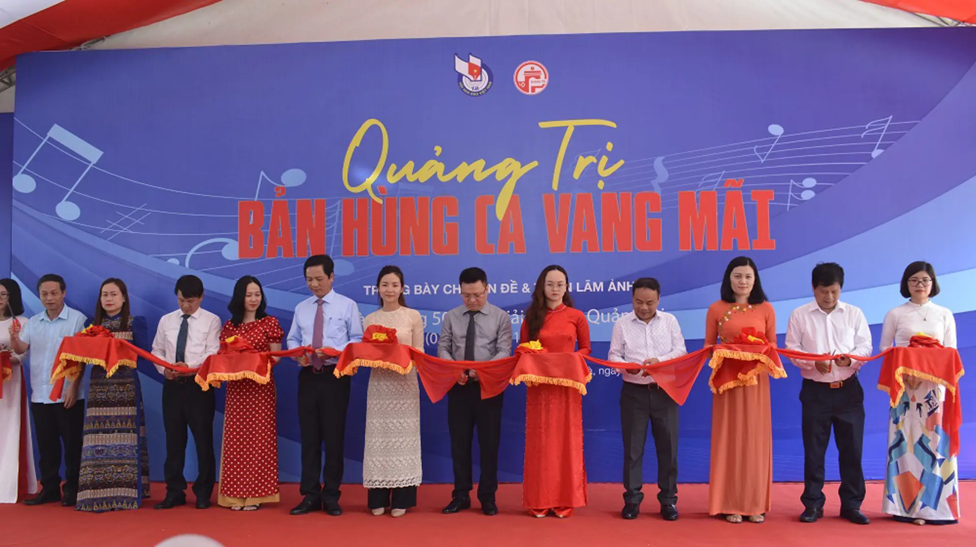 Khai mạc trưng bày, triển lãm ảnh “Quảng Trị - Bản hùng ca vang mãi”