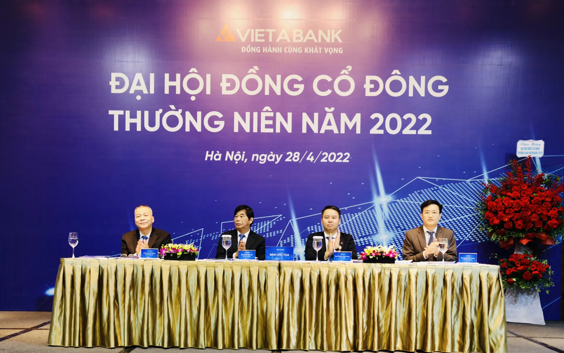VietABank tập trung các ngành nghề trọng tâm, đẩy mạnh phát triển ngân hàng số