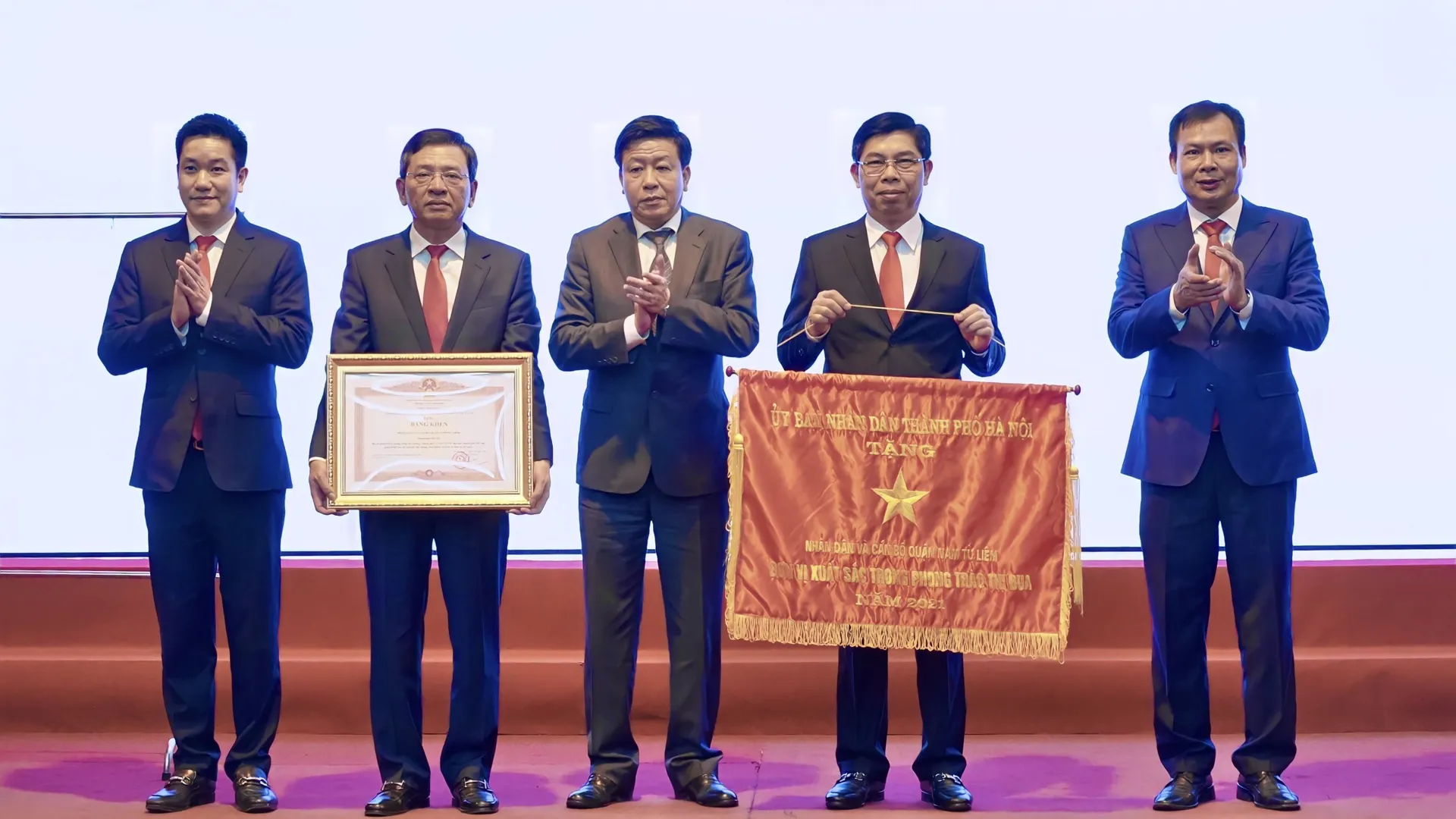 Quận Nam Từ Liêm là đơn vị xuất sắc phong trào thi đua của Hà Nội