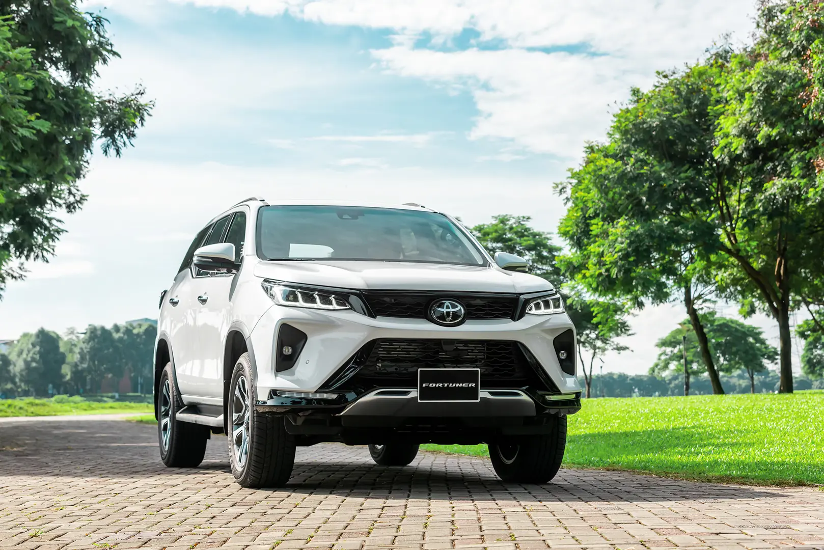 Toyota Việt Nam ra mắt thị trường mẫu xe Fortuner mới