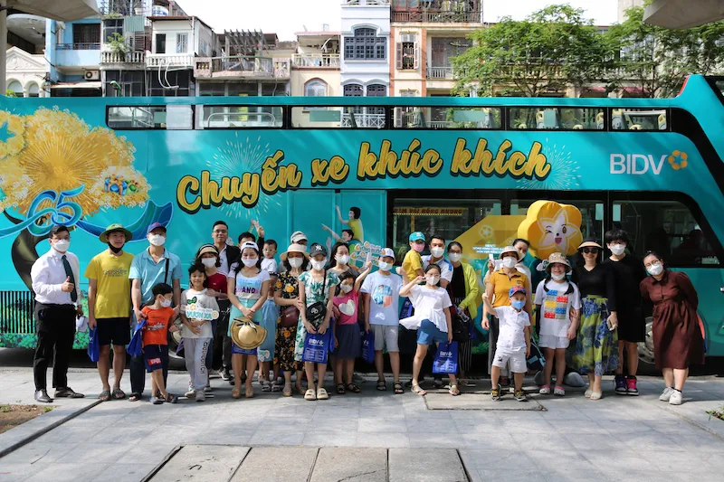 Trải nghiệm miễn phí xe bus 2 tầng xuyên Việt cùng BIDV